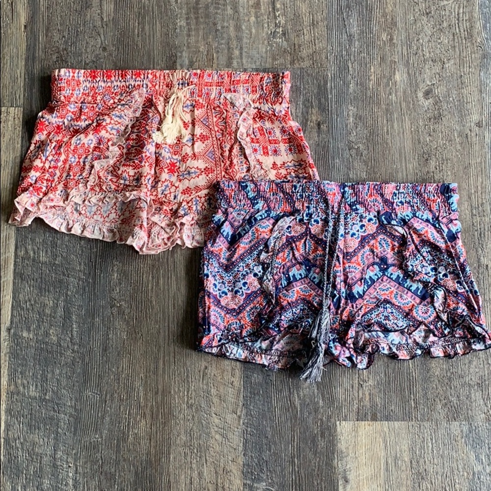 2 colorful Shorts